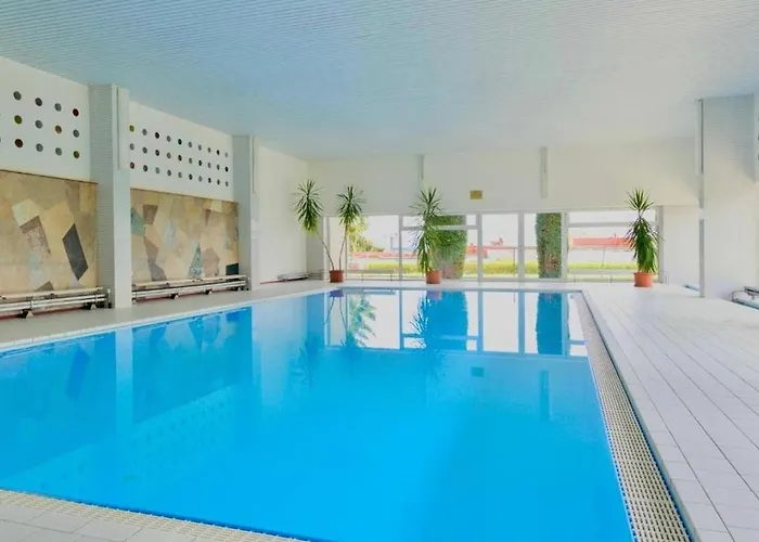 アパート Bodenseepanorama Mit Wunderschoenem Alpenpanorama Und Indoor-pool Oberteuringen